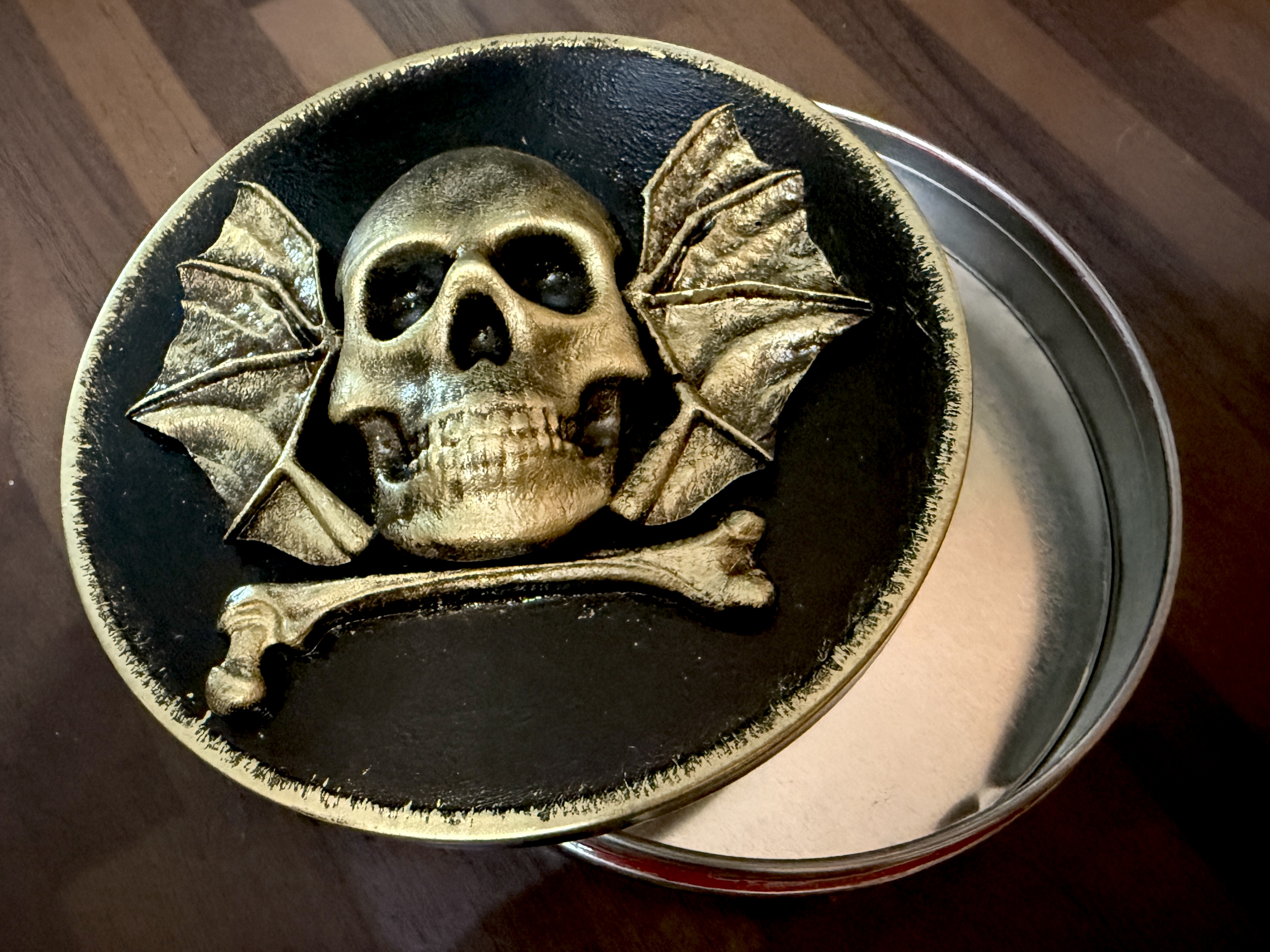 Veredelte Pastillendose als kleine dekorative Kundenarbeit